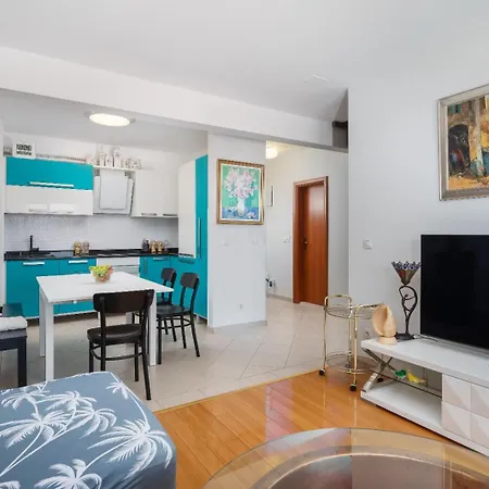 Fiorideligi Apartament Makarska