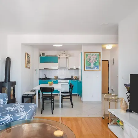 شقة Fiorideligi ماكارسكا